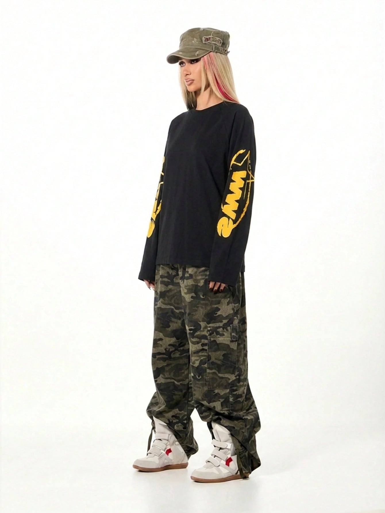 SUMWON WOMEN Women's Oversized Long Sleeve T-Shirt With Yellow Text Graphics Black Cotton Tee Casual Streetwear Top Fall Winter