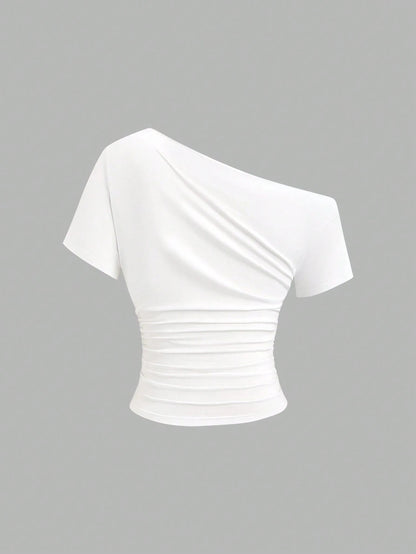 Sweetra New Spring/Summer Women's Stylish High Street Chic Asymmetric Shoulder Slim Fit Comfortable Casual T-Shirt