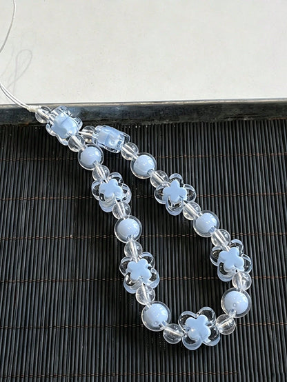 Transparent Beaded Four-Petal Flower Short Phone Lanyard, Fashionable Versatile Universal Phone Hanging Chain, Outdoor Anti-Loss Phone Chain, Suitable For CCD Camera Hanging Chain, Earphone Case Lanya