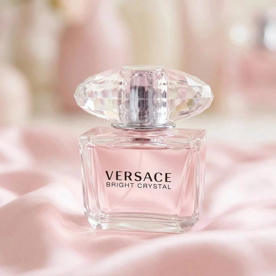 Versace Bright Crystal Eau De Toilette For Women, Fruity Citrus Floral Scent With Musky Base Notes, Travel Size 0.17 Fl Oz (5 Ml)