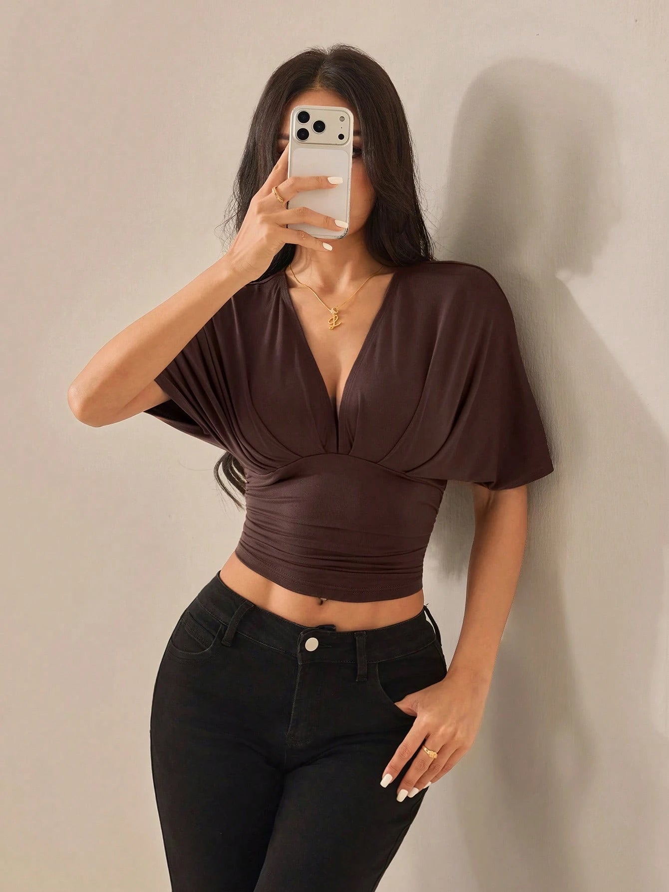 Vivamere Brown Bat Print V-Neck Short Sleeve Knit Top, Solid Color Commuting Night T-Shirt, Summer Outfits, Going Out, Petite Women Sexy Elegant