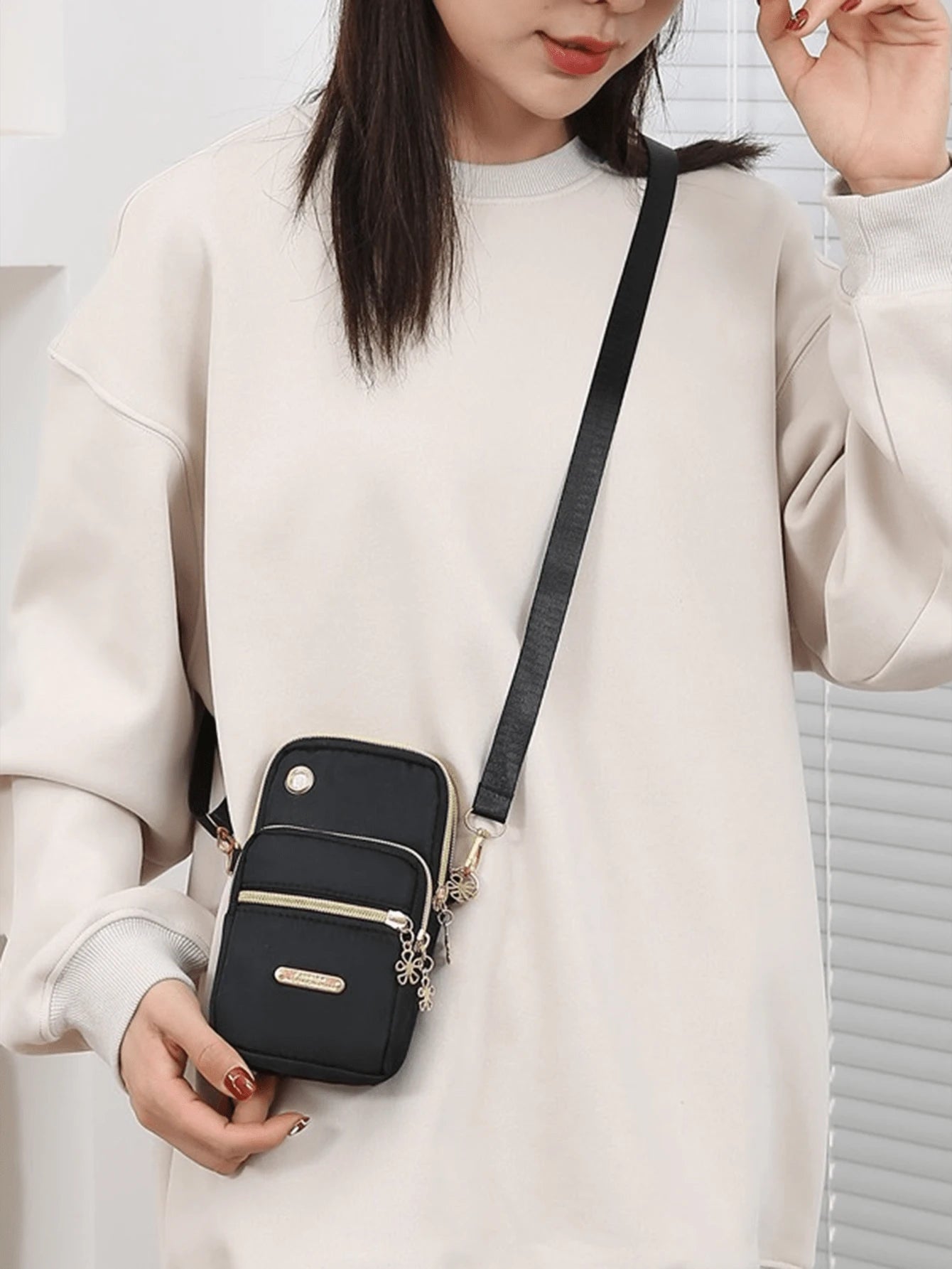 Waterproof Crossbody Bag,Small Shoulder Bag For Mobile Phone,Sport Outdoor Running Mobile Phone Arm Bag Unisex Messenger Bag Wrist Bag Mini Coin Purse