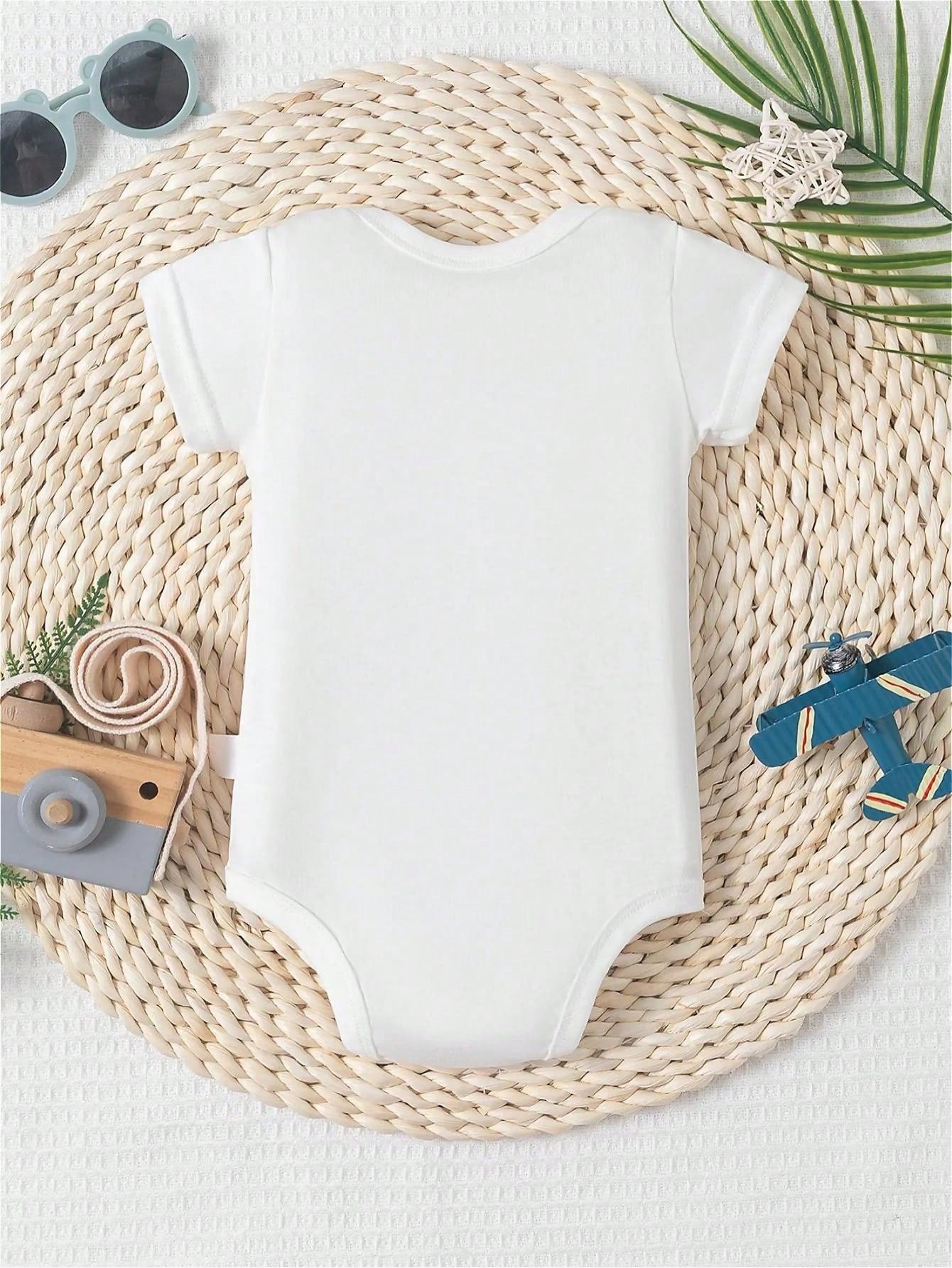 WEEKENDS ARE FOR RACING Print Funny Baby Romper Casual Comfortable Short Sleeve Newborn Clothes Cotton Fashion Triangle Jumpsuit