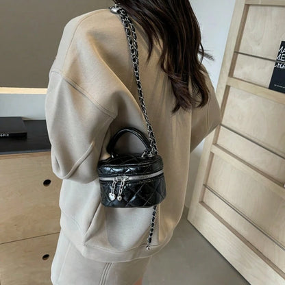 Women Diamond Quilted Round Box Crossbody Bag, Classic Waterproof Lightweight Multifunctional Handbag With Heart-Shaped Zipper Decor