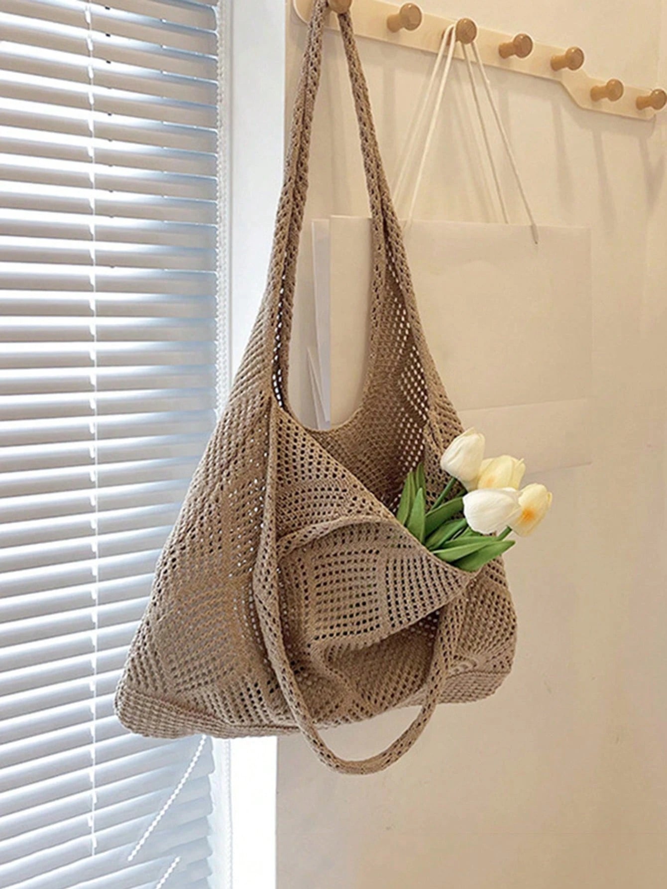 Women Hollow Knitted Shoulder Bag Simple Crochet Handbag Lightweight Casual Hollow Out Pattern Crochet Bag