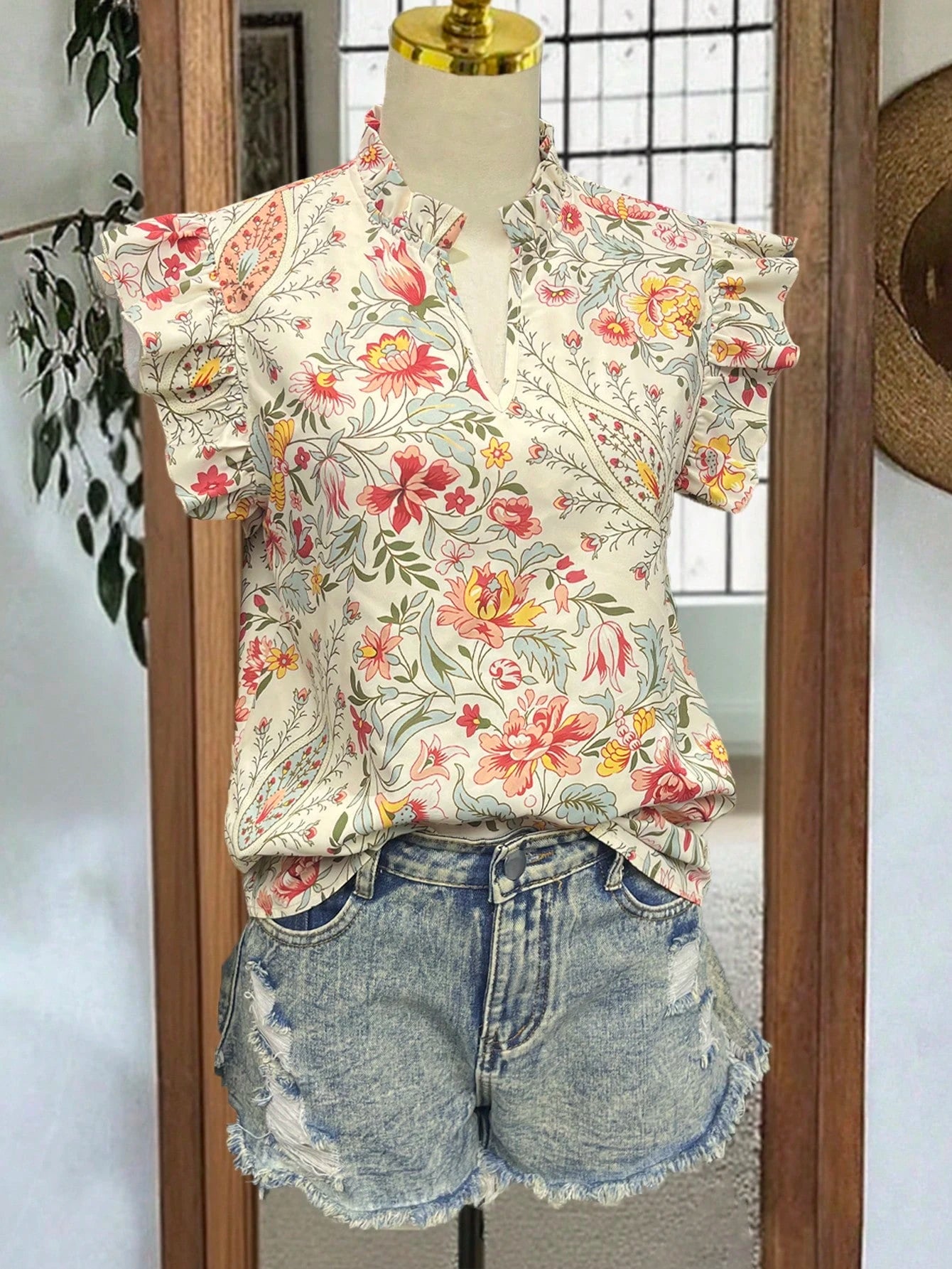 Women's Bohemian Style Camouflage & Floral V-Neck Loose Petal Sleeve Casual Blouse, Spring/Summer Vacation