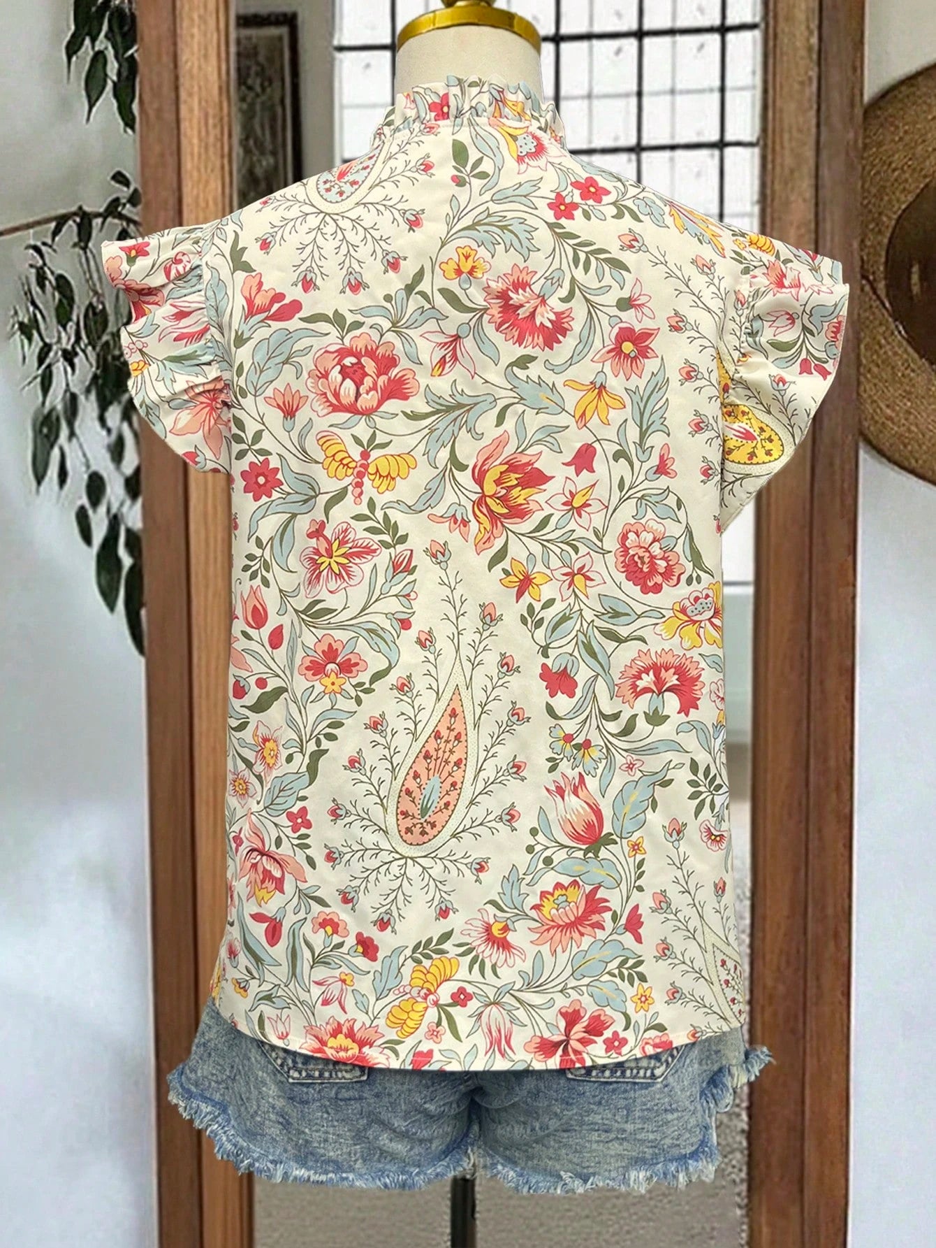 Women's Bohemian Style Camouflage & Floral V-Neck Loose Petal Sleeve Casual Blouse, Spring/Summer Vacation