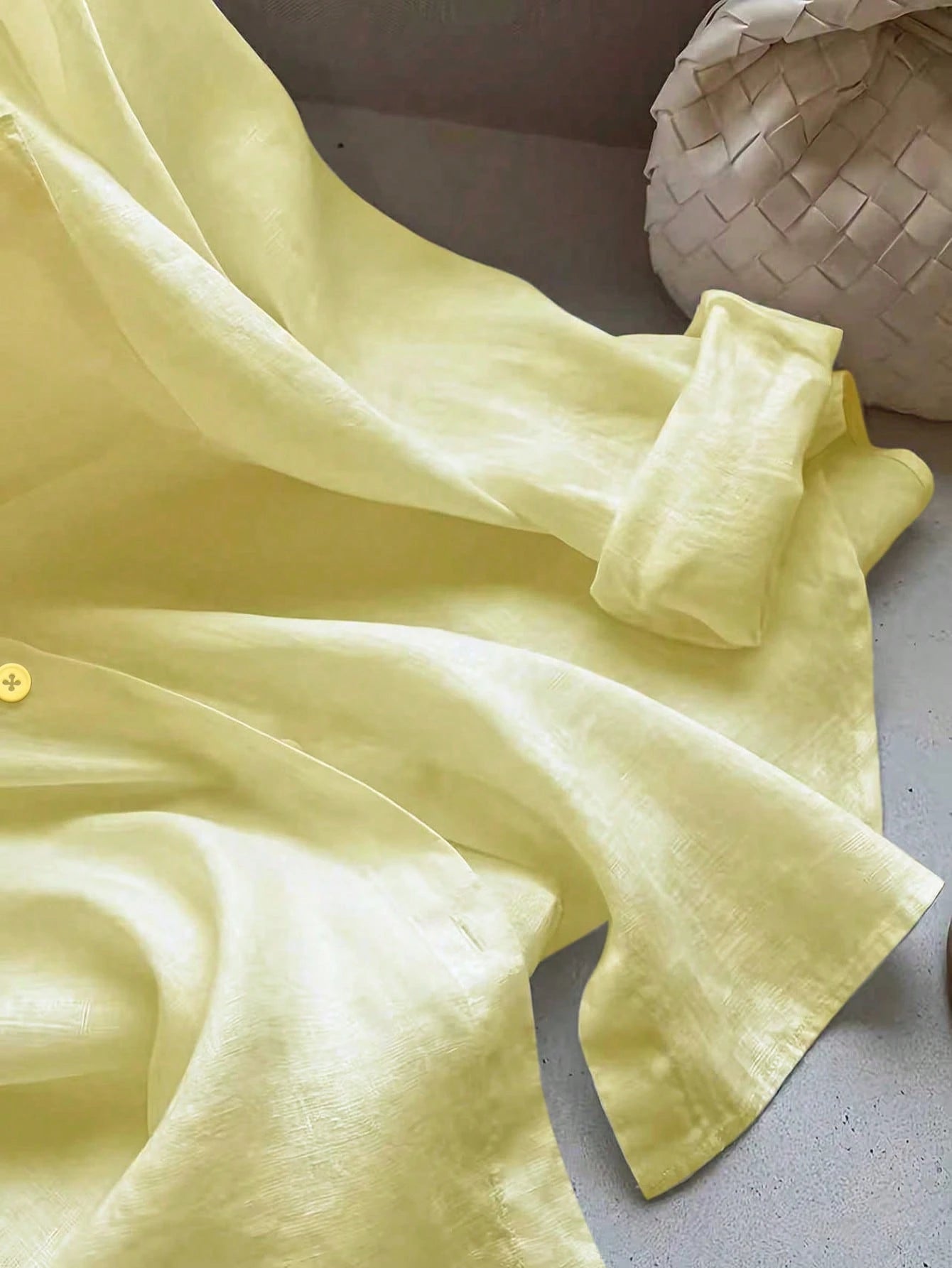 Women's Casual Solid Color Front Button Curved Hem Shirt Spring Yellow, Minimalist