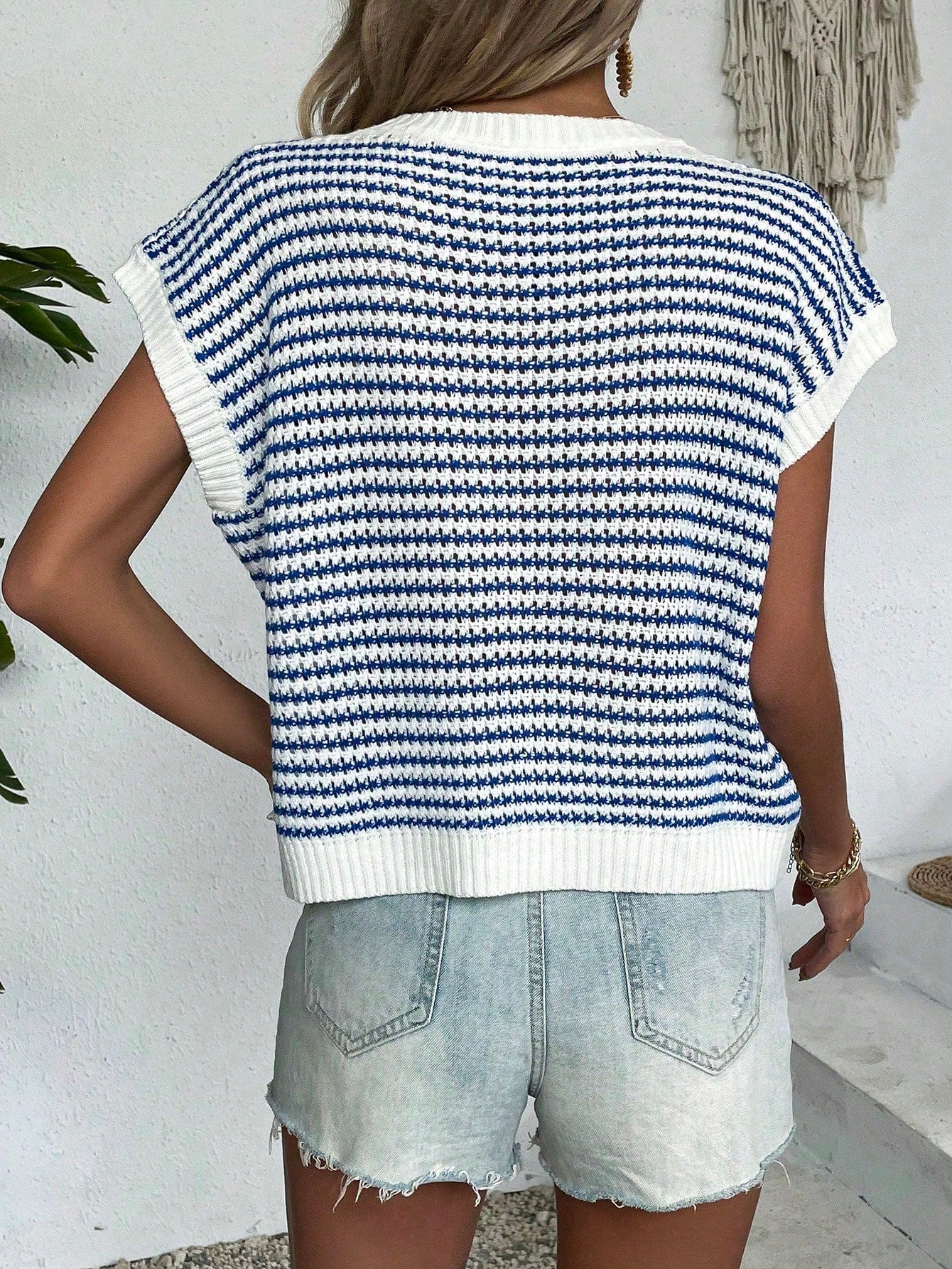 Women's Elegant Minimalist Knit Hollow Out Sleeveless Hooded Top, Suitable For Spring/Summer Casual, Home, Beach, Vacation White