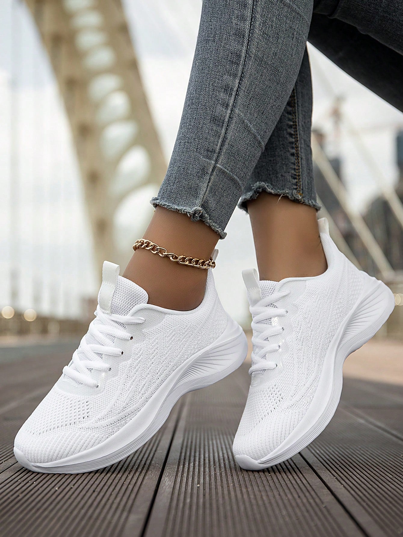 Women's Fashion White Sneakers Low Cut Breathable Athletic Shoes With Eva Foam Sole Comfort Casual Walking Shoes