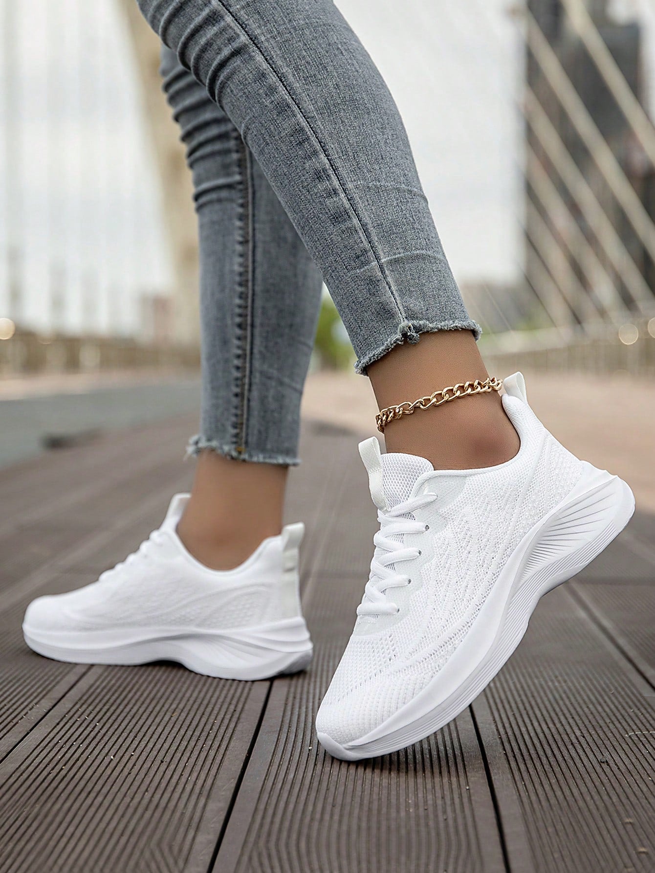 Women's Fashion White Sneakers Low Cut Breathable Athletic Shoes With Eva Foam Sole Comfort Casual Walking Shoes