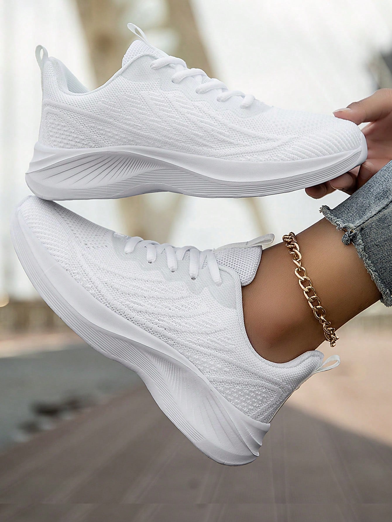 Women's Fashion White Sneakers Low Cut Breathable Athletic Shoes With Eva Foam Sole Comfort Casual Walking Shoes