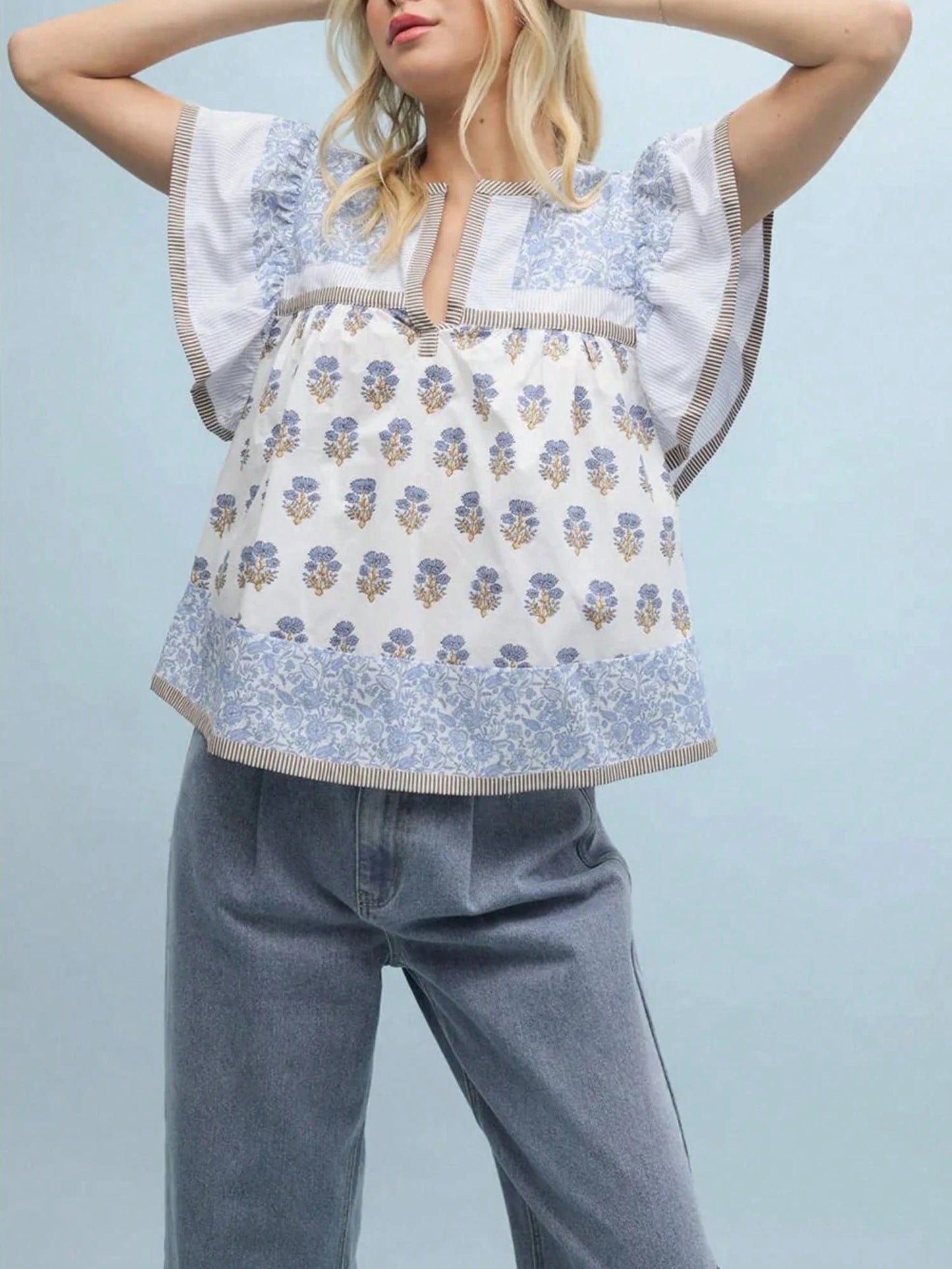 Women Summer Folky Stylish Floral Print Contrast Color V-Neck Cropped Shirt Ruffled Fly Sleeve Loose Fit Y2K Blouse