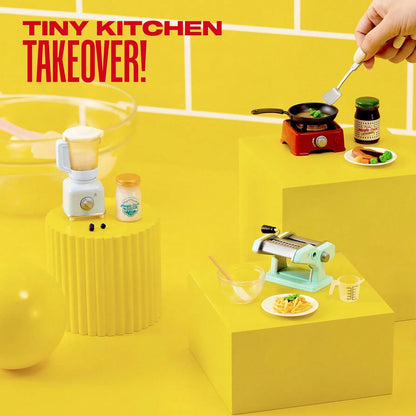 ZURU 1Set Mini Brands Fill The Fridge Playset With Built-In UV Light, DIY Resin Miniature Food Craft Toy, 2 Mystery Capsules, Exclusive Recipe & Mini Food Replicas Gift For Kids, Teens & Collectors